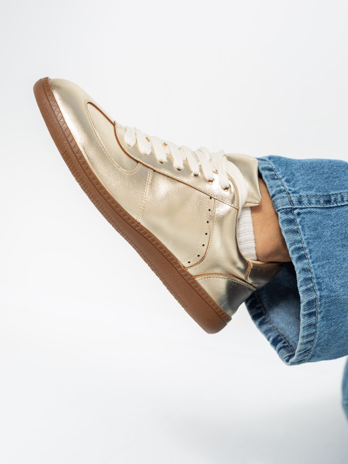 Zira Sneakers